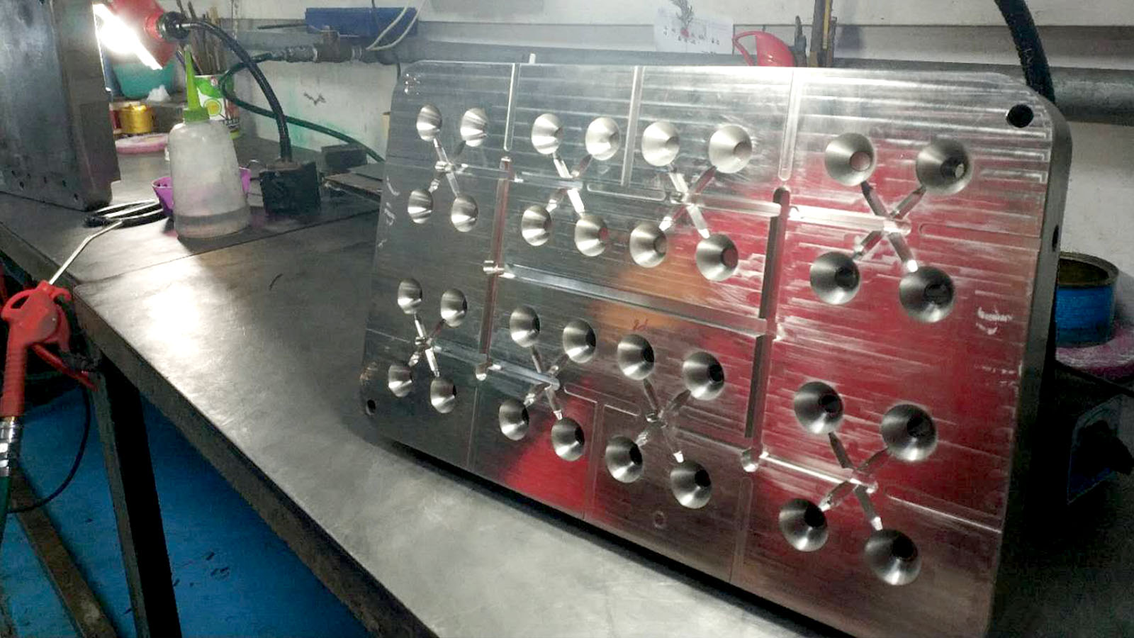 旭錦塑膠模具，光學(xué)透鏡模具