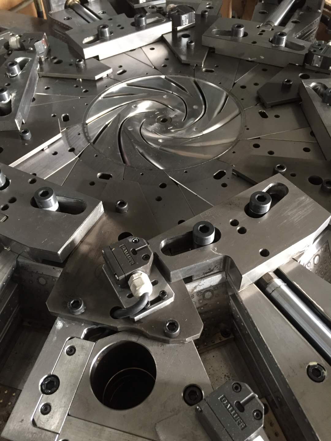 中山塑膠模具，注塑模具旭錦模具廠(chǎng)家制造
